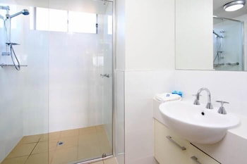 P A Apartments - Accommodation QLD 6
