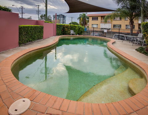 AAA Albion Manor Apartments And Motel - Accommodation QLD 5