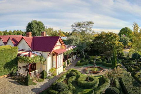 Barnsley House Bed & Breakfast - Accommodation QLD 3