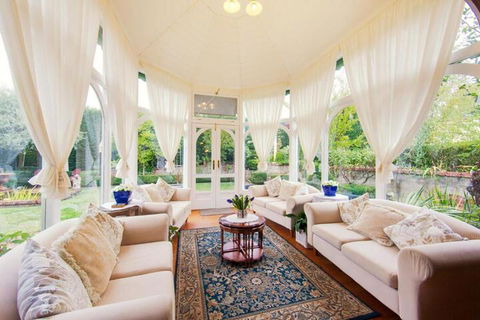 Barnsley House Bed & Breakfast - Accommodation QLD 4