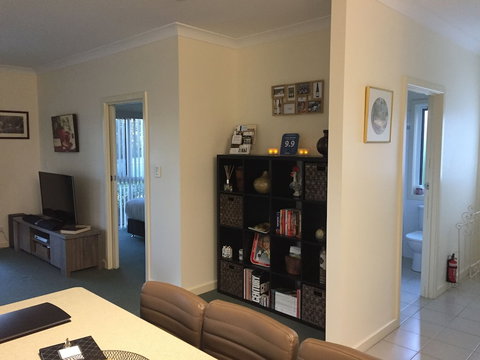 Lyreen's Apartment B&B - Accommodation QLD 6