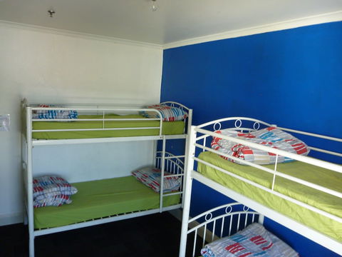 Adelaide Travellers Inn - Hostel - Accommodation QLD 6