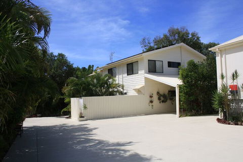 Debbie's Place - Accommodation QLD 1