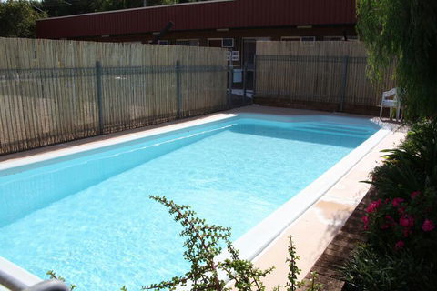 Camellia Motel - Accommodation QLD 3