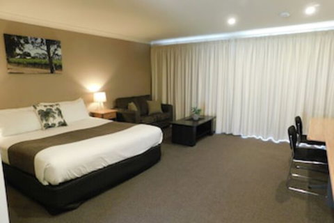Alexander Cameron Suites - Accommodation QLD 0