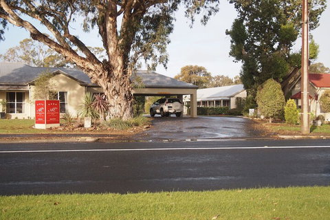 Alexander Cameron Suites - Accommodation QLD 5