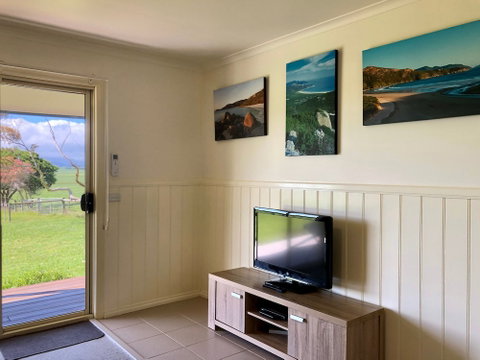 Promhills Cabins - Accommodation QLD 4