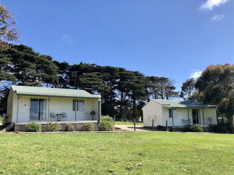 Promhills Cabins - Accommodation QLD 0