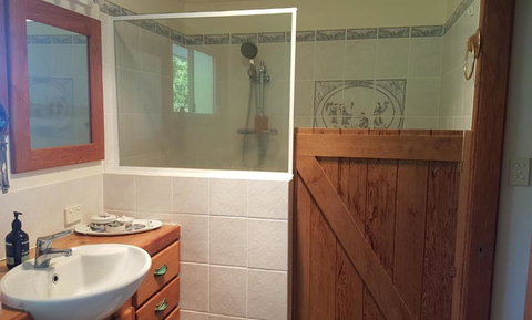 Artisan Spa Views - Accommodation QLD 6