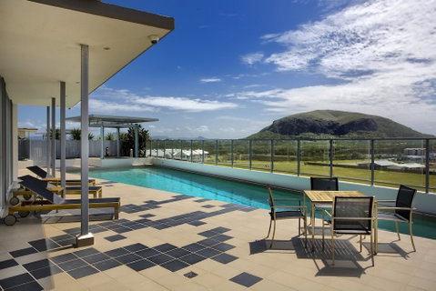 White Shells Luxury Apartments - Accommodation QLD 2