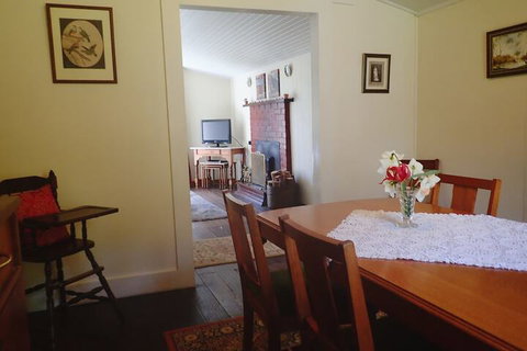 Glenbrook House And Cottage - Accommodation QLD 6
