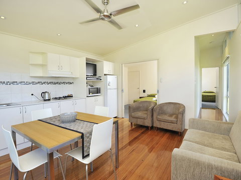 NRMA Eastern Beach Holiday Park - Accommodation QLD 5