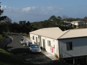 Lookout Holiday Units - Accommodation QLD 0