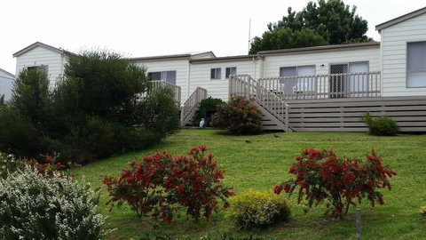 Lookout Holiday Units - Accommodation QLD 3