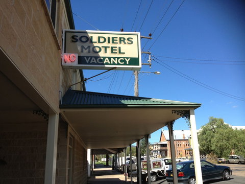 Soldiers Motel - Accommodation QLD 0
