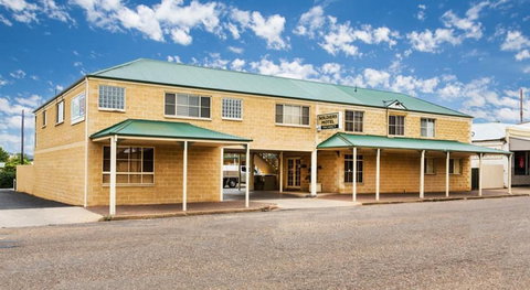 Soldiers Motel - Accommodation QLD 2