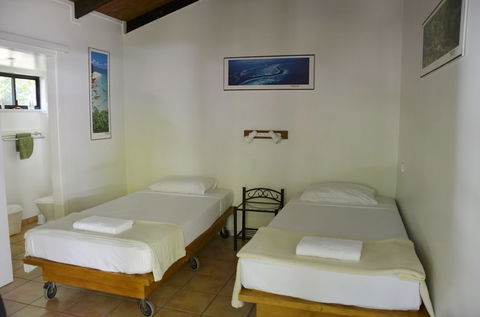 PKs Jungle Village - Hostel - Accommodation QLD 4