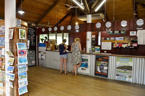 PKs Jungle Village - Hostel - Accommodation QLD 3