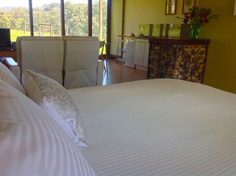 Valley Farm Vineyard Cottages - Accommodation QLD 3
