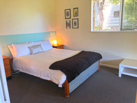 Valley Farm Vineyard Cottages - Accommodation QLD 5