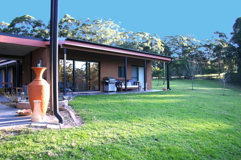 Milton Country Cottages - Accommodation QLD 0