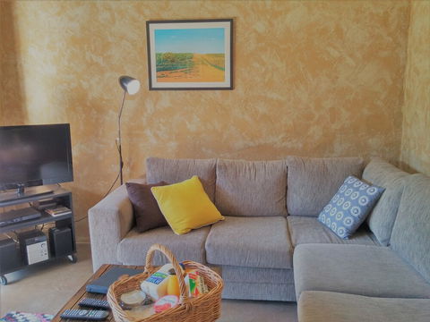 Milton Country Cottages - Accommodation QLD 2