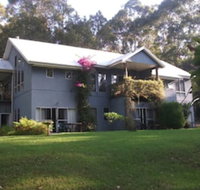 Lakeshore Lodge - Accommodation QLD