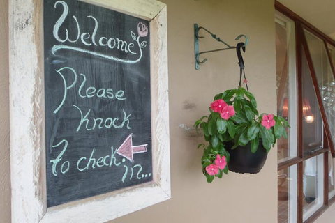 Milton Country Retreat The Chocolate Cottages - Accommodation QLD 3