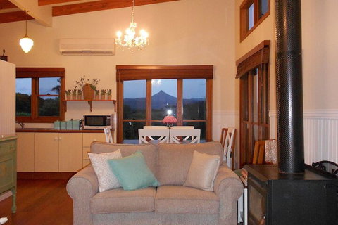 Milton Country Retreat The Chocolate Cottages - Accommodation QLD 5