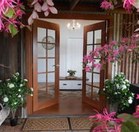 Milton Country Retreat The Chocolate Cottages - Accommodation QLD