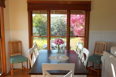 Milton Country Retreat The Chocolate Cottages - Accommodation QLD 6