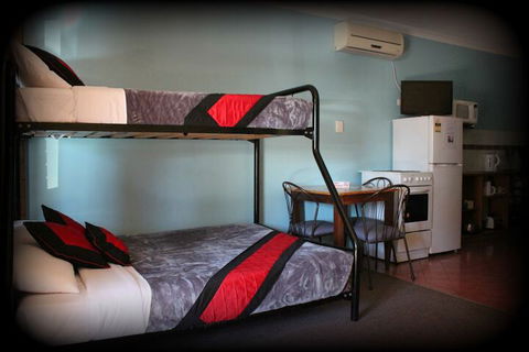 York Motel - Accommodation QLD 7
