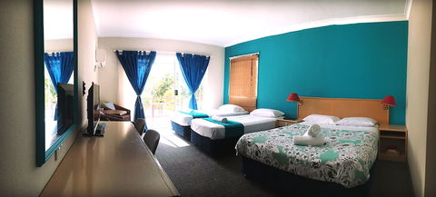 Pacific Garden Hotel - Accommodation QLD 4