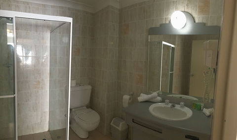 Pacific Garden Hotel - Accommodation QLD 6