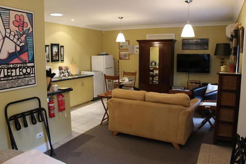 Ivy On Glenelg - Accommodation QLD 3