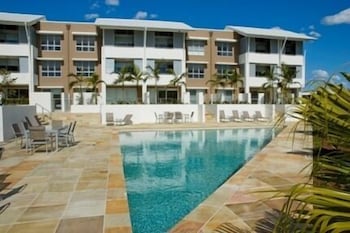 Chancellor Executive Apartments - Accommodation QLD 3