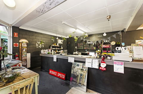 Adventurers Resort - Hostel - Accommodation QLD 5