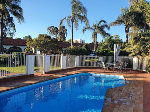 McNevin's Warwick Motel - Accommodation QLD 4