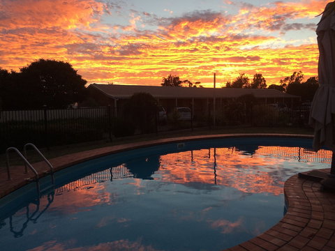 Begonia City Motor Inn - Accommodation QLD 2