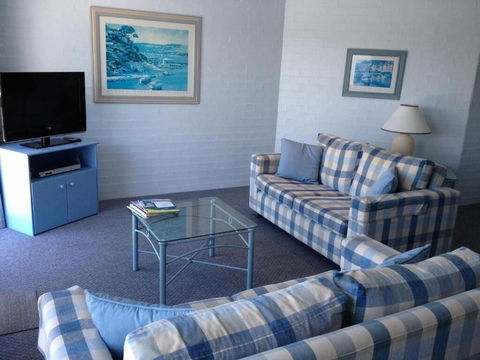 Breakers Apartments Mollymook - Accommodation QLD 5