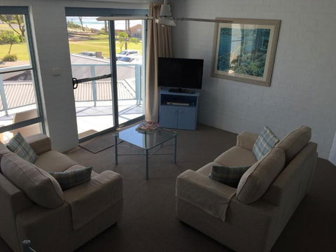 Breakers Apartments Mollymook - Accommodation QLD 2