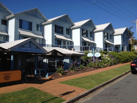 Breakers Apartments Mollymook - Accommodation QLD 1