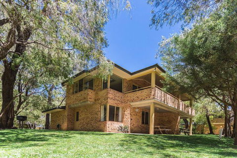 Siesta Park Holiday Resort - Accommodation QLD 5
