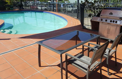 Aza Motel - Accommodation QLD 4