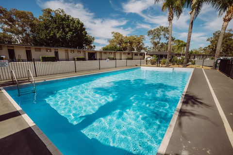 Artesian Spa Motel - Accommodation QLD 2