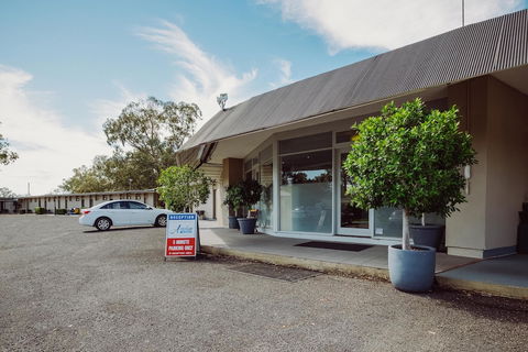 Artesian Spa Motel - Accommodation QLD 0