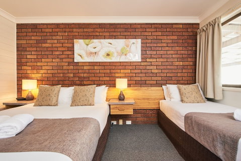 Ruthven Street Motor Inn - Accommodation QLD 6