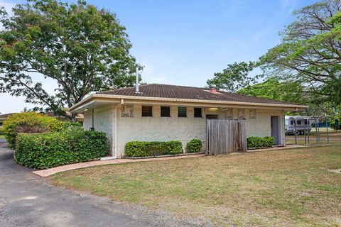 First City Caravilla - Accommodation QLD 4