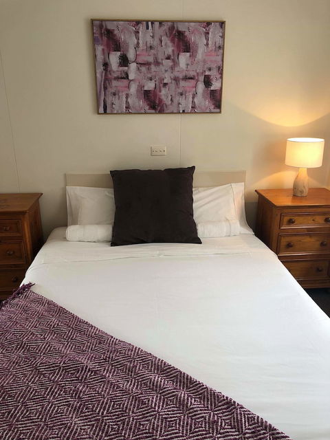 Lakes Jakaranda Holiday Units - Accommodation QLD 3