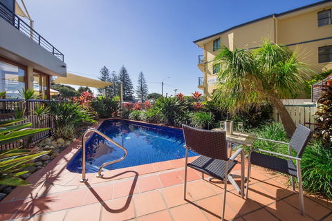 Yamba Beach Motel - Accommodation QLD 6